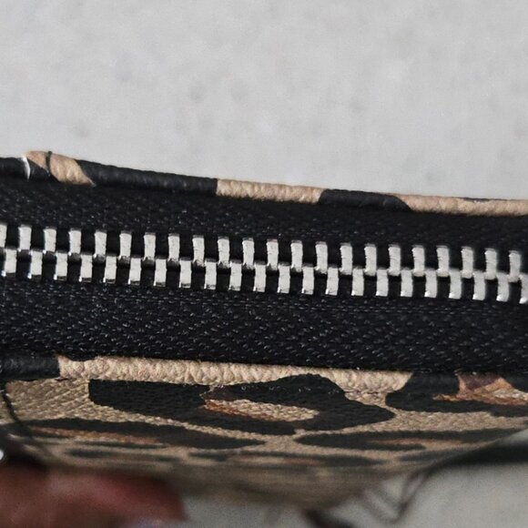 Dana Buchman Leopard Wallet Wristlet NWT - Picture 4 of 11